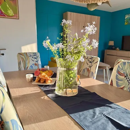 Juan-les-pins Beachside 1br Apartment, Air Conditioned, Parking Place * Antibes